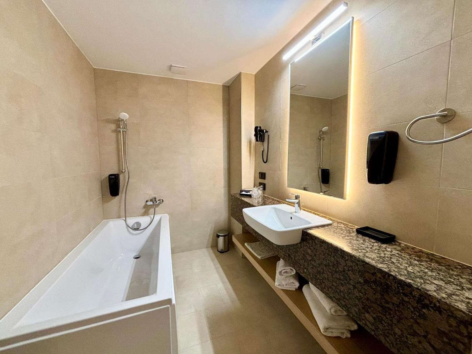 Zenit Wellness Hotel Balaton Вонярцвашхедь Экстерьер фото
